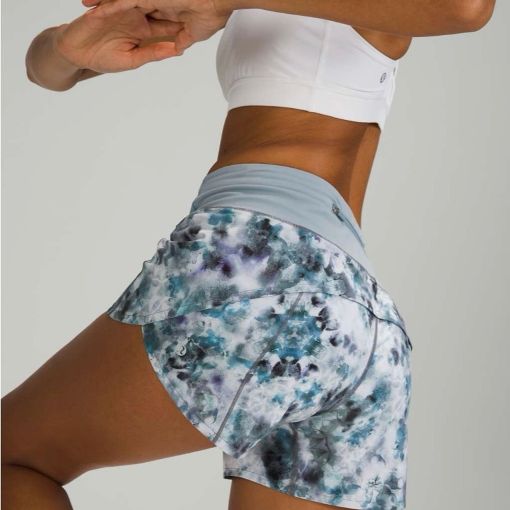 Lululemon speed up shorts 4 inch size 6 blue cast